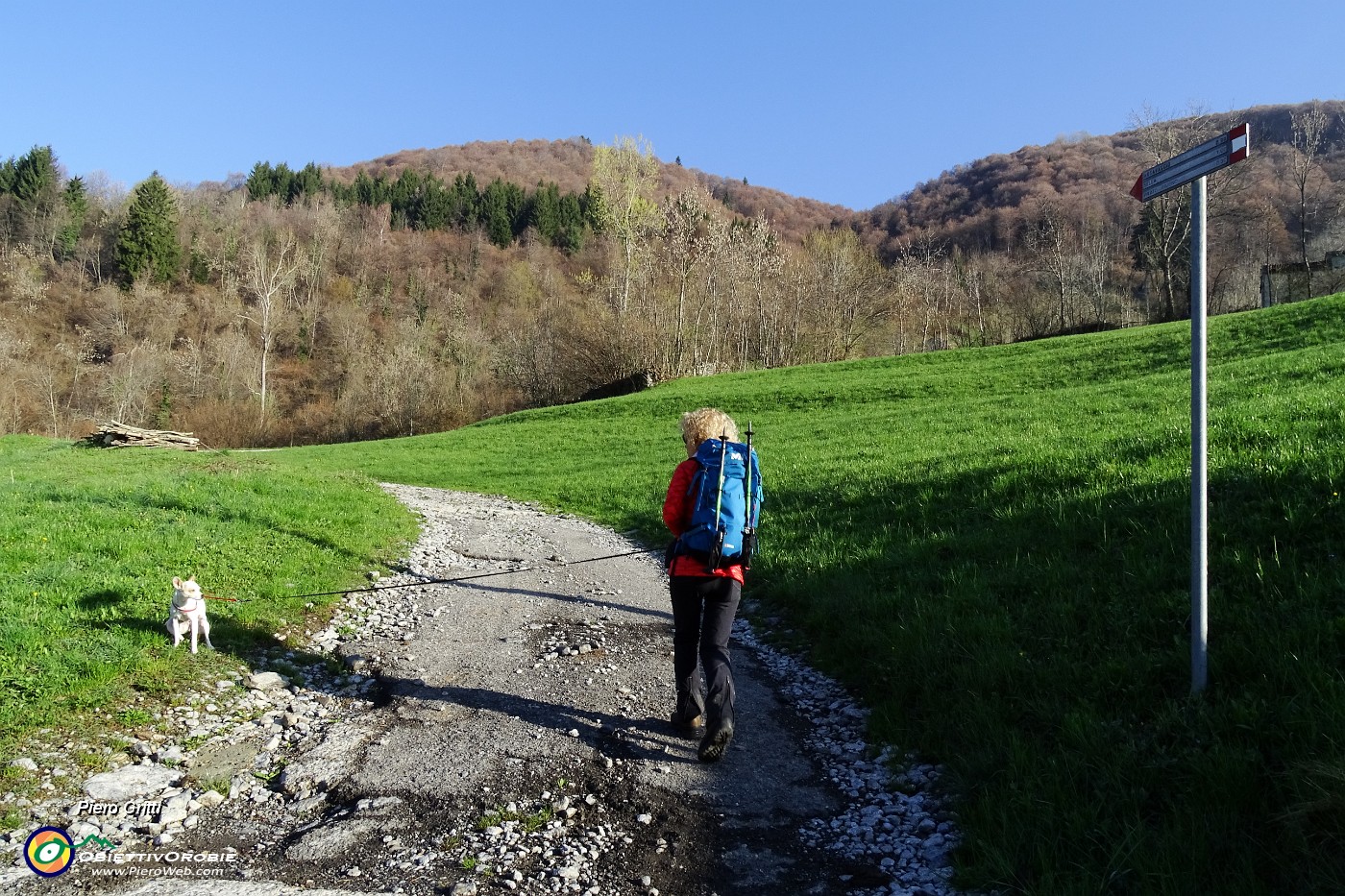08 Si parte da Avolasio di Vedeseta (1050 m).JPG